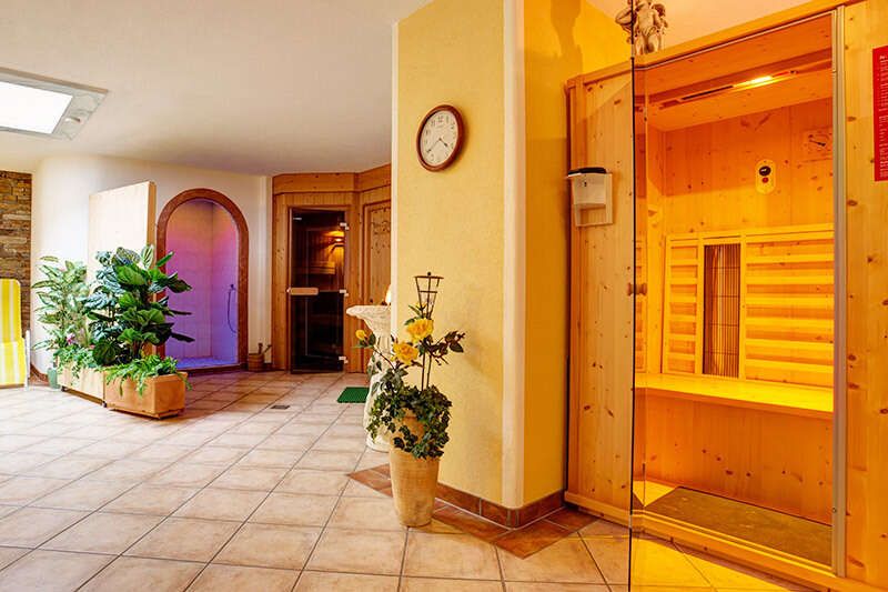   Sauna, steam bath, Physiotherm health sauna and heated bench in the Pension Roman
