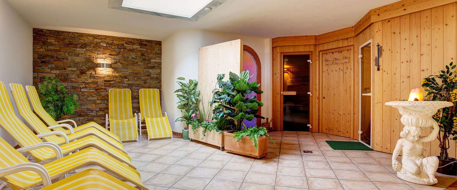 Wellnessbreich in der Pension Roman am Arlberg in Tirol