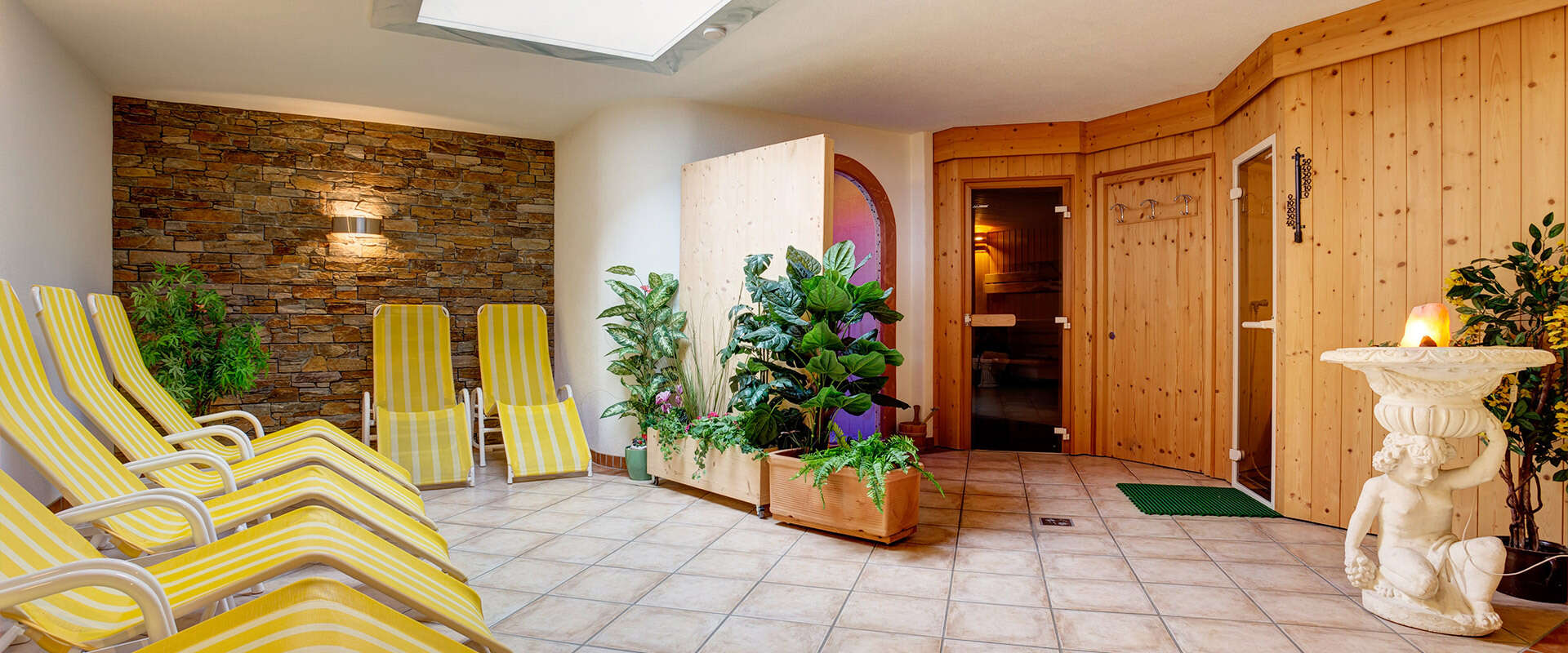 Wellnessbreich in der Pension Roman am Arlberg in Tirol