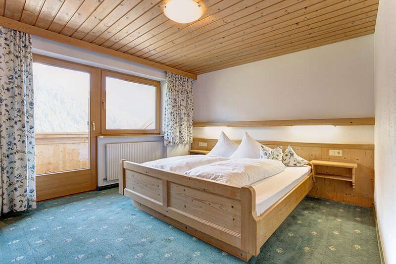 Zimmer im Appartement Eisenspitze in der Pension Roman St Anton am Arlberg