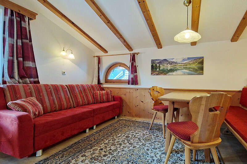 Wohnraum im Appartement Riffler in Pension Roman